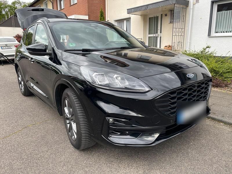 Gebraucht Ford Kuga ST-Line 120 PS (88 kW) 2022 Schwarz SUV