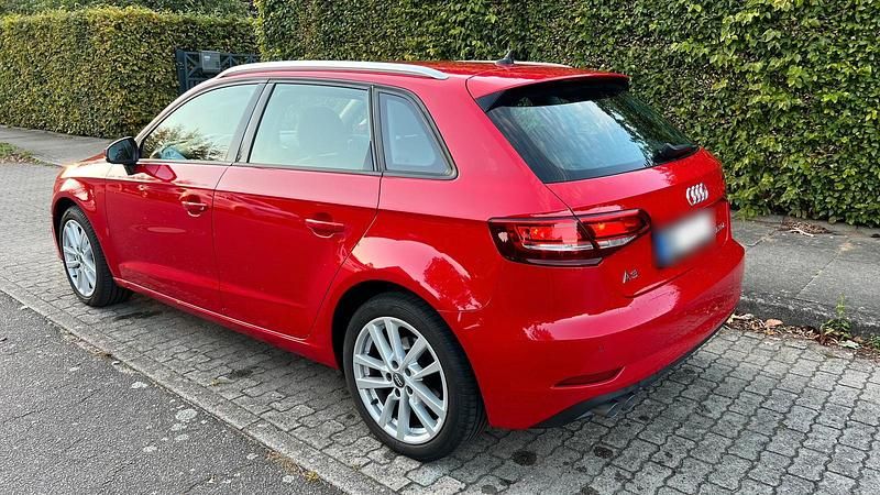 Gebraucht Audi A3 Sportback 150 PS (110 kW) 2020 Rot Kleinwagen