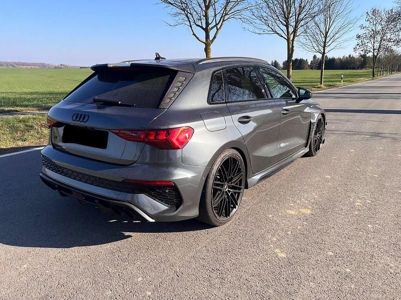 Gebraucht Audi RS3 Ambiente 500 PS (367 kW) 2022 Grau Limousine