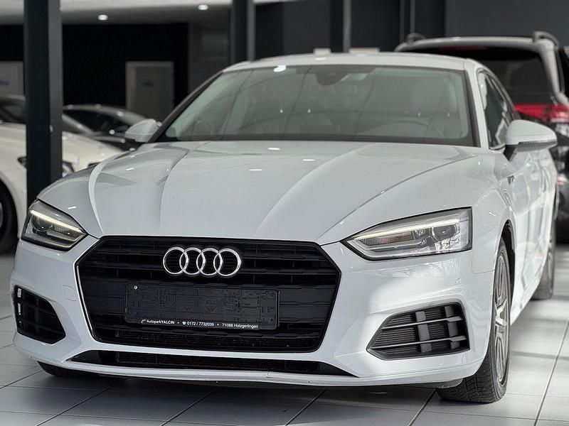 Gletscherweiss Gebraucht 2018 Audi A5 Sportback Sport Kleinwagen | 17.950 € (Superpreis) - Bild 1/4