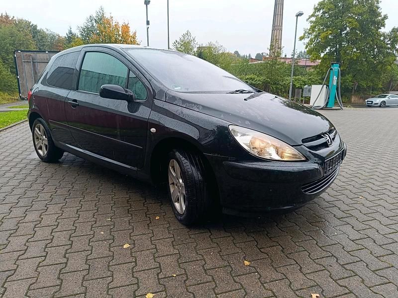 Schwarz Gebraucht 2004 Peugeot 307 Limousine | 1.999 € (Teuer) - Bild 1/4