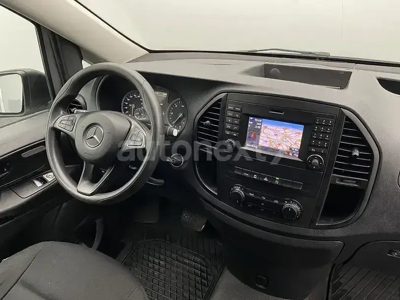 Gebraucht Mercedes Vito 163 PS (119 kW) 2020 Brillantsilber Van