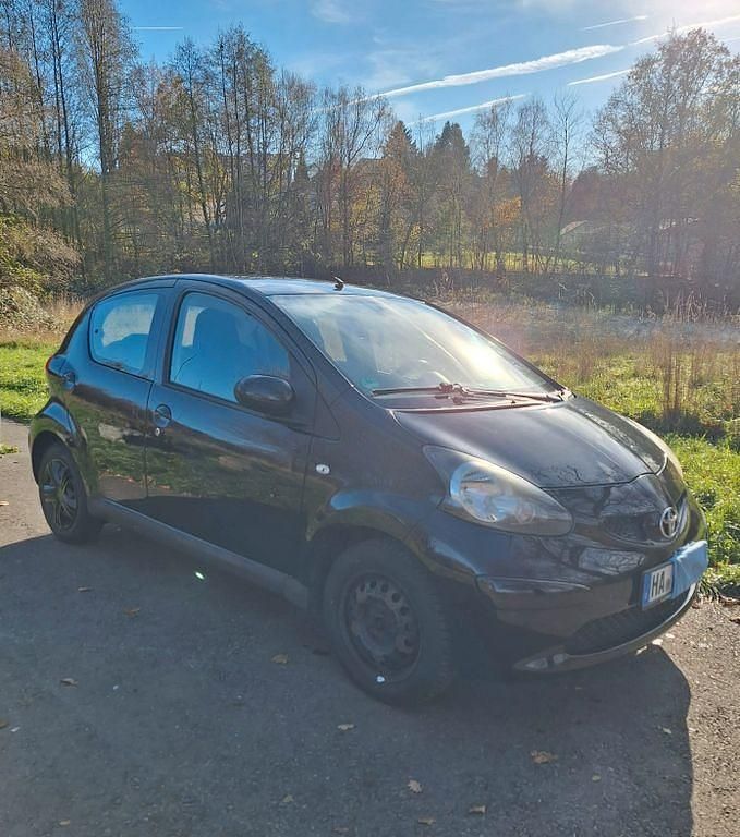 Gebraucht Toyota Aygo 68 PS (50 kW) 2006 Schwarz Kleinwagen