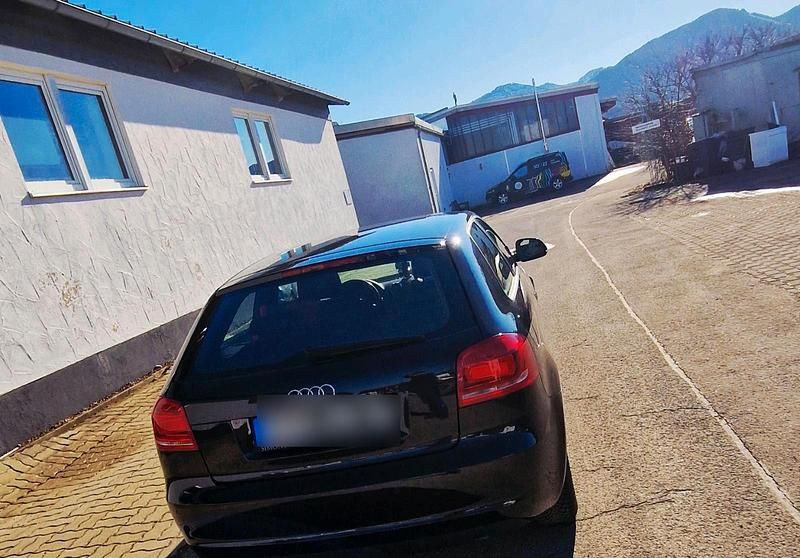 Gebraucht Audi A3 125 PS (91 kW) 2010 Schwarz Kleinwagen