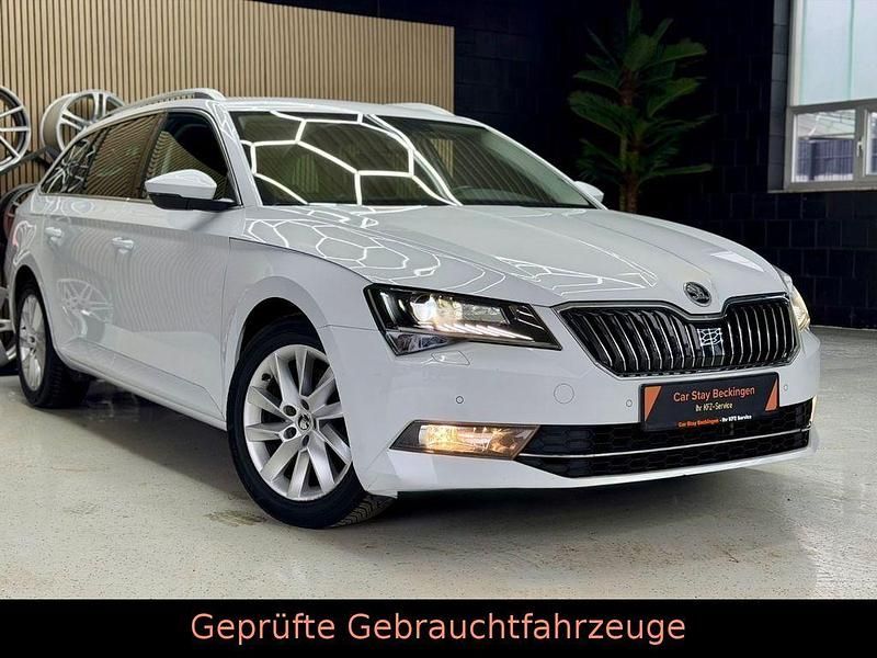 Weiß Gebraucht 2017 Skoda Superb Style Kombi | 11.990 € (Guter Preis) - Bild 1/4