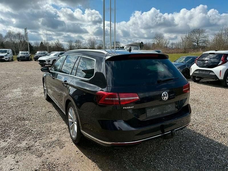 Gebraucht VW Passat Highline 150 PS (110 kW) 2018 Schwarz Kombi