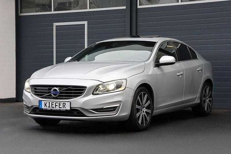 Gebraucht Volvo S60 R-Design 245 PS (180 kW) 2016 Silber Limousine