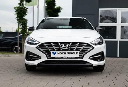 Gebraucht Hyundai i30 Advantage 160 PS (117 kW) 2024 Weiß Limousine