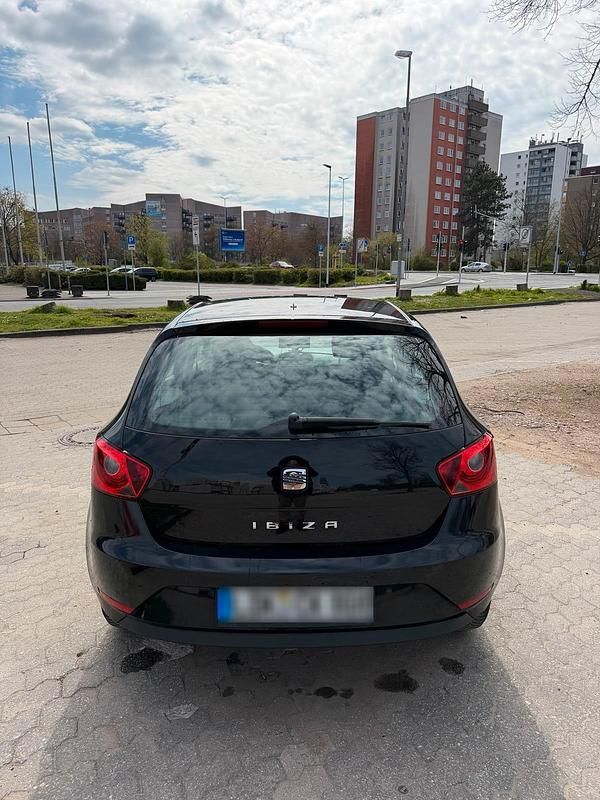 Gebraucht Seat Ibiza 69 PS (50 kW) 2012 Schwarz Kleinwagen