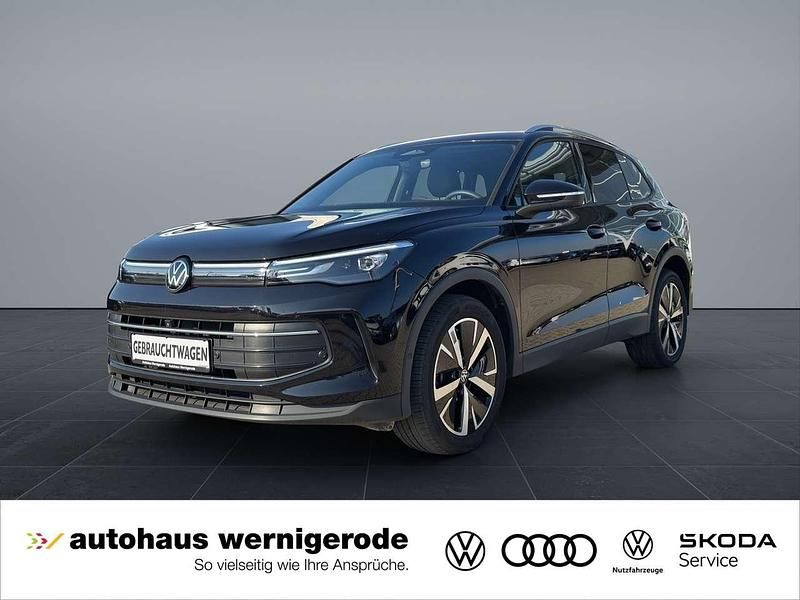 Gebraucht VW Tiguan Pro 150 PS (110 kW) 2025 Schwarz SUV