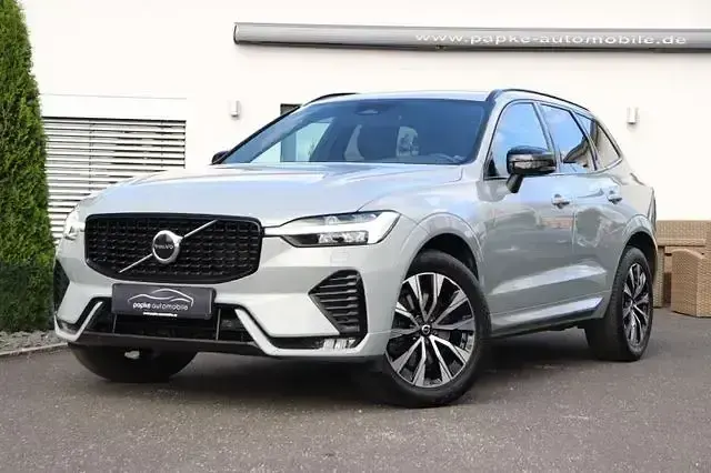 Gebraucht Volvo XC60 Plus 197 PS (144 kW) 2023 Vapour grey / metallic SUV