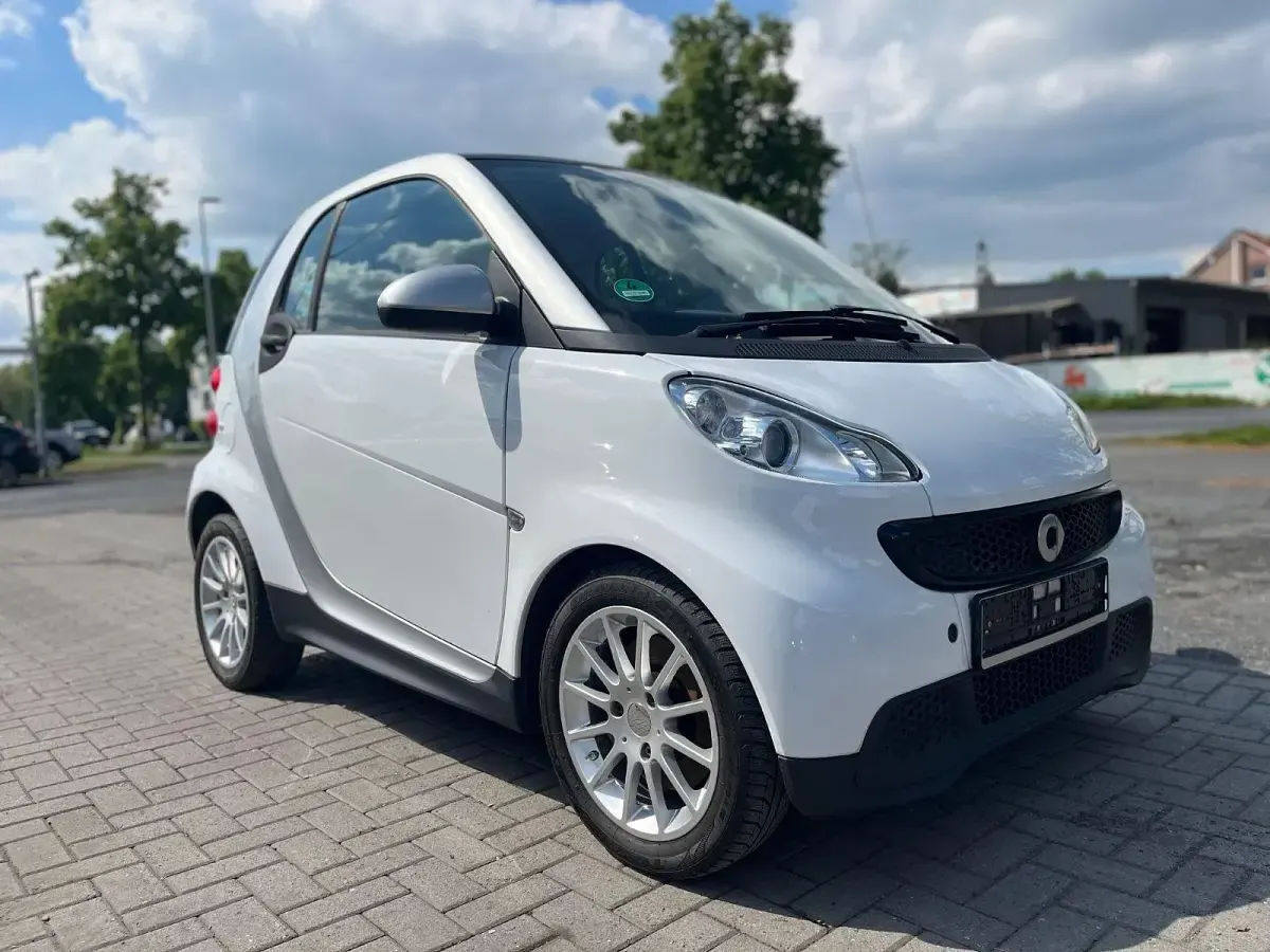 Gebraucht Smart ForTwo Coupé 61 PS (44 kW) 2015 Weiß Coupé