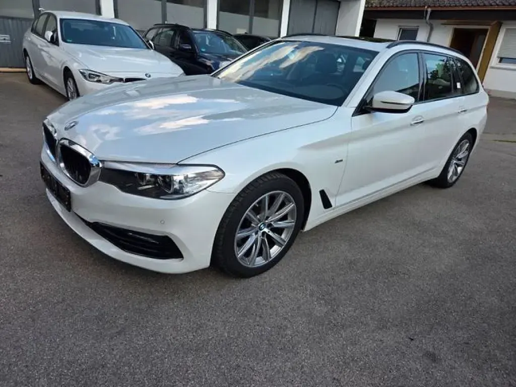 Gebraucht BMW 520 Shadowline 190 PS (139 kW) 2017 Weiß Kombi