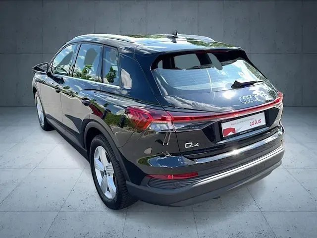 Gebraucht Audi Q4 e-tron 150 kW (204 PS) 2023 Mythosschwarz metallic SUV