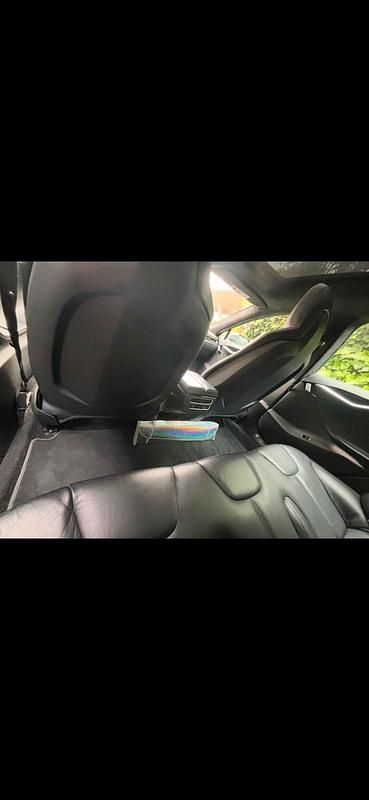 Second-hand Tesla Model S 264 kW (360 CP) 2015 Negru Hatchback
