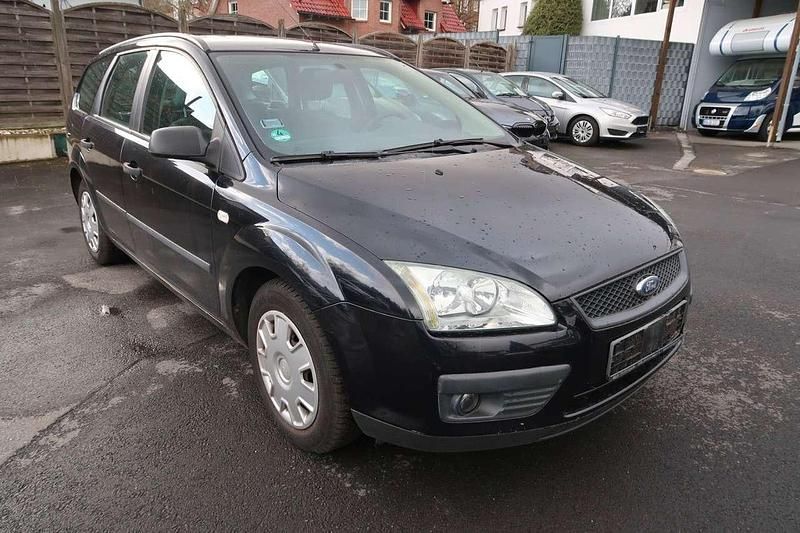 Gebraucht Ford Focus Trend 101 PS (74 kW) 2005 Pantherschwarz metallic Kombi