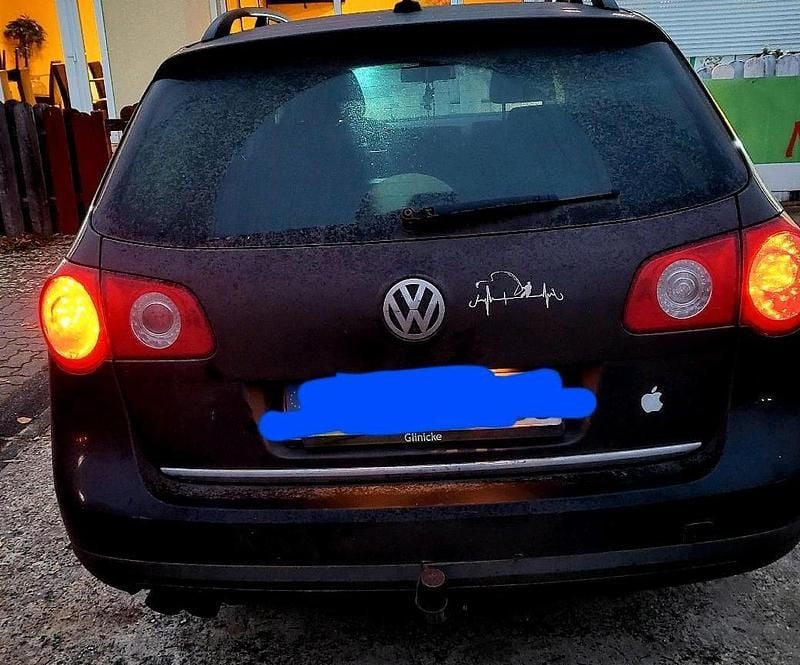 Schwarz Gebraucht 2010 VW Passat Kombi | 2.500 € - Bild 1/4