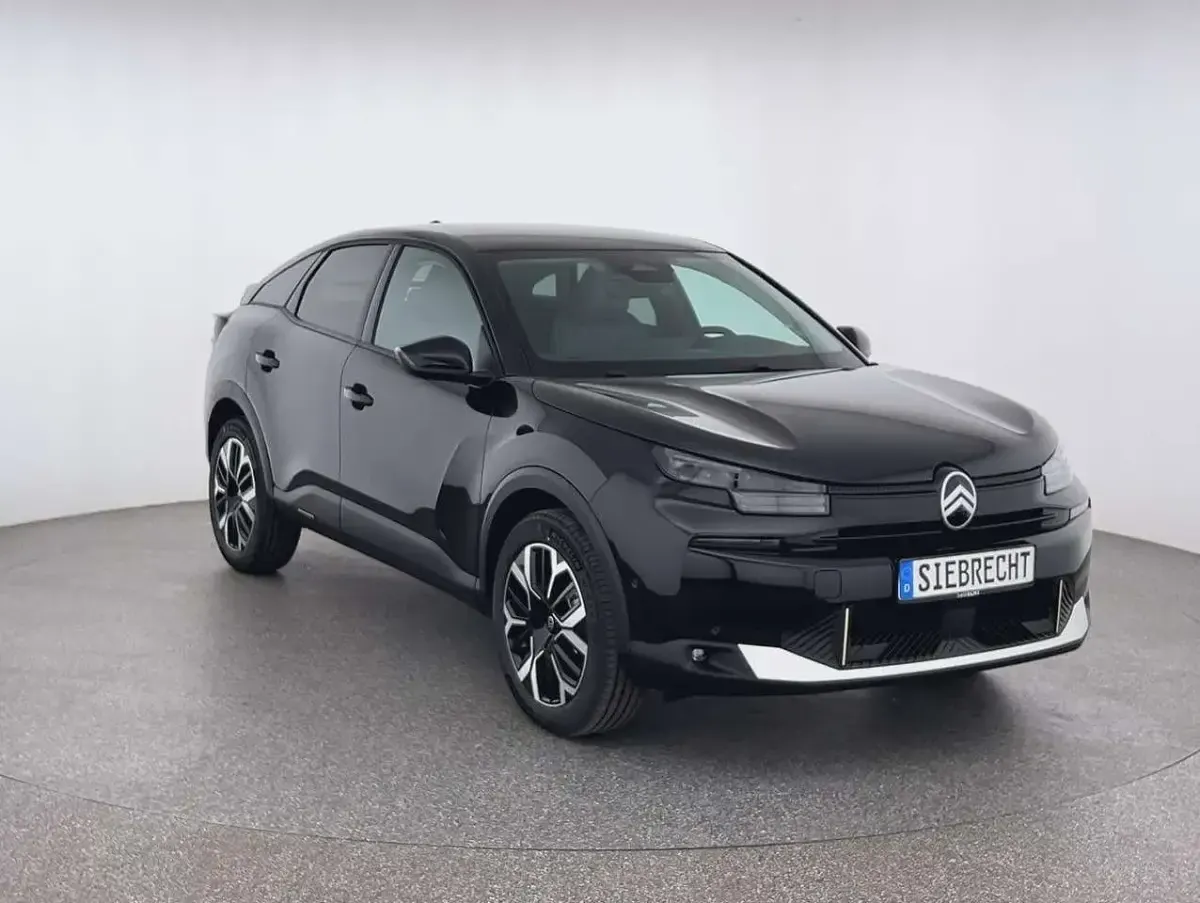 Neu Citroën C4 131 PS (96 kW) 2025 Schwarz SUV