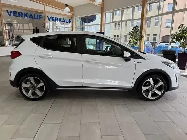 Gebraucht Ford Fiesta Active 101 PS (74 kW) 2019 Weiß Kleinwagen