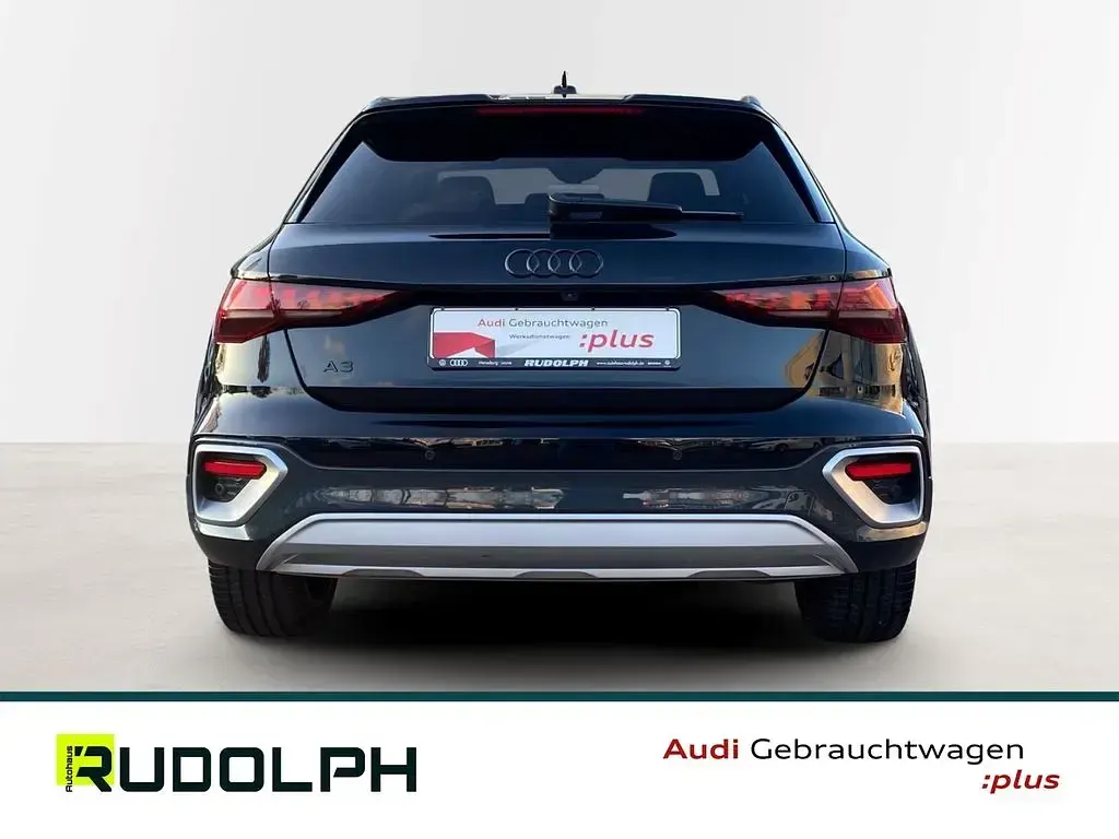 Używany Audi A3 S-Line 150 KM (110 kW) 2025 Czarny Sedan/Limuzyna