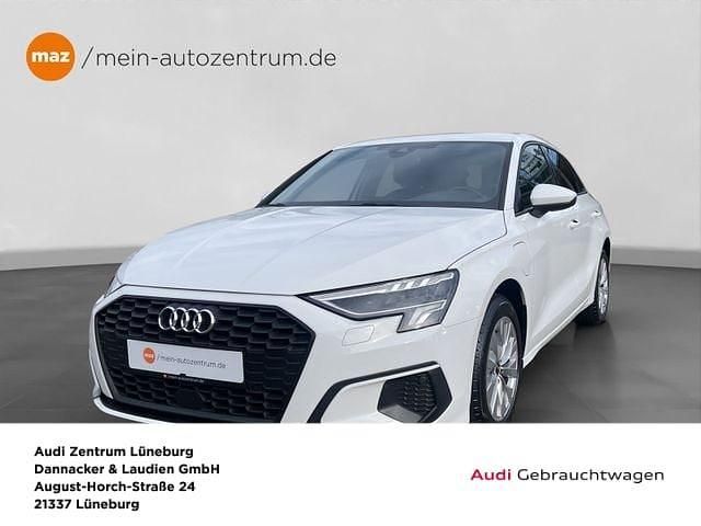 Ibisweiß Gebraucht 2024 Audi A3 Sportback e-tron Basis Kleinwagen | 29.920 € (Fairer Preis) - Bild 1/4