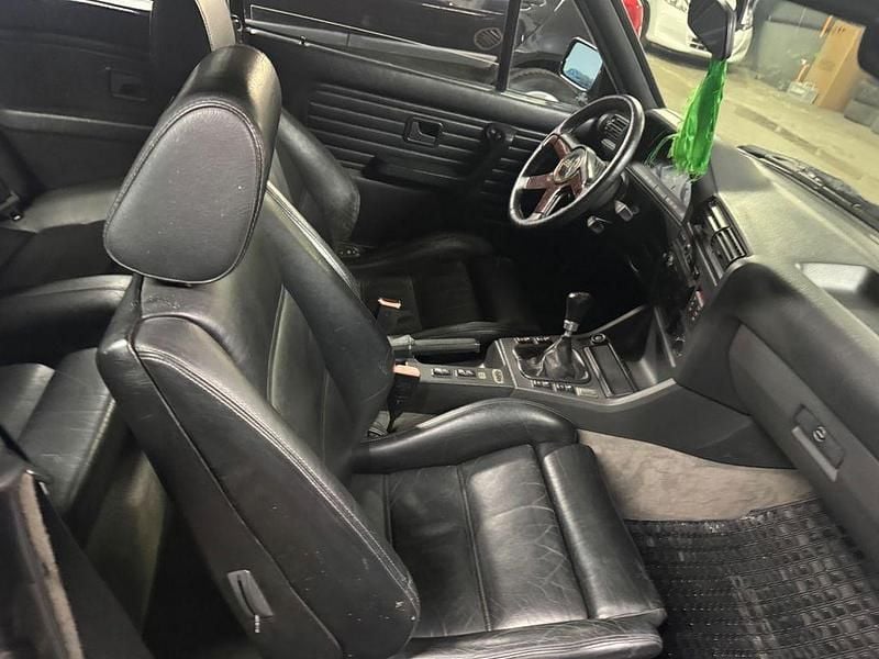 Gebraucht BMW 320 Cabriolet Performance 129 PS (94 kW) 1989 Schwarz Cabrio