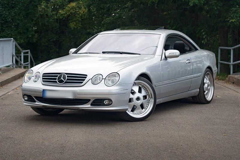 Silber Gebraucht 2004 Mercedes CL500 Coupé | 18.990 € - Bild 1/4