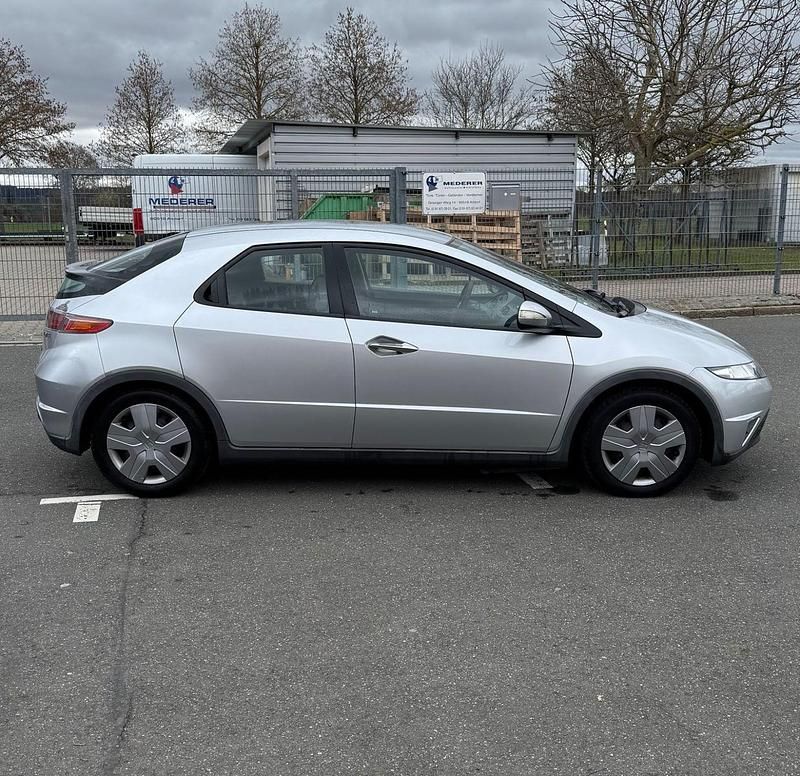 Gebraucht Honda Civic LS 83 PS (61 kW) 2008 Silber Limousine