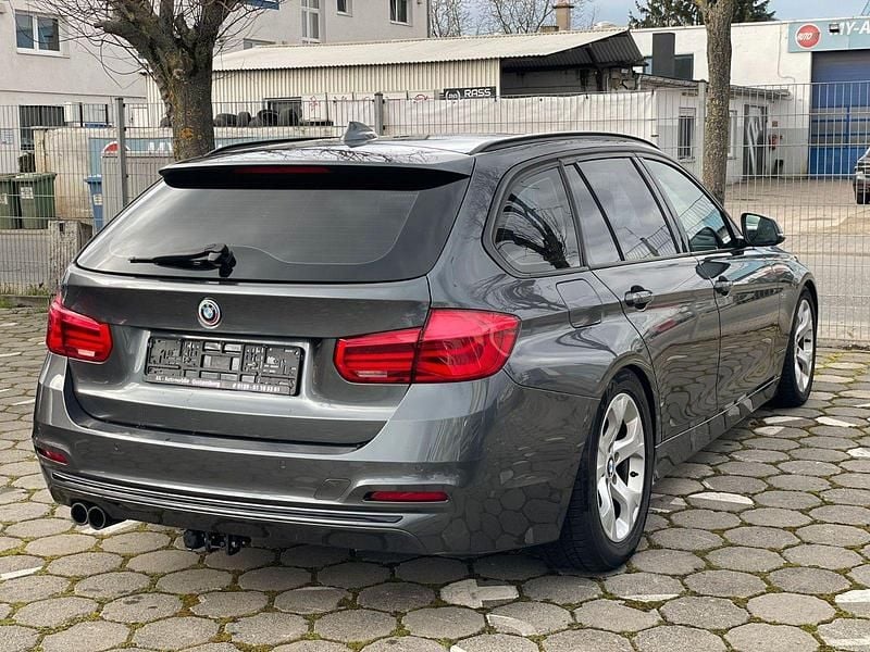 Gebraucht BMW 330 Sport Line 258 PS (189 kW) 2015 Grau Kombi