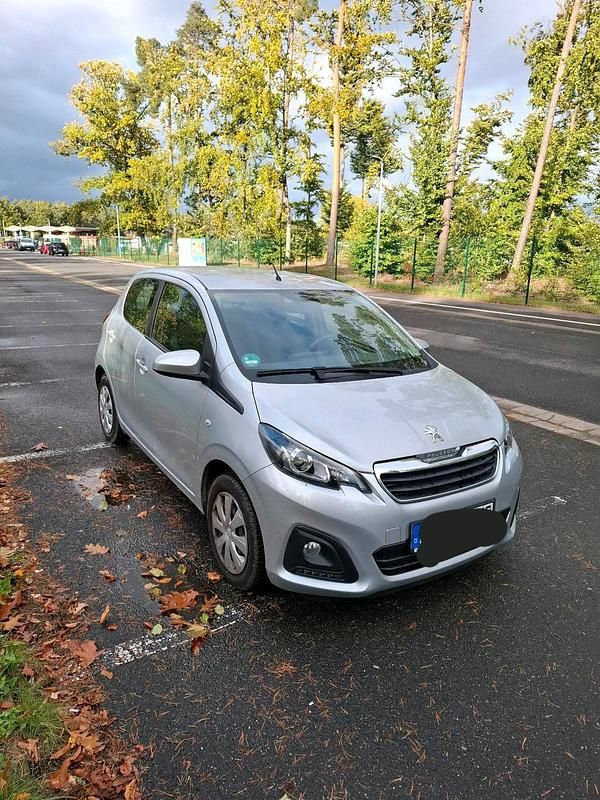 Silber Gebraucht 2021 Peugeot 108 Kleinwagen | 8.950 € (Fairer Preis) - Bild 1/4