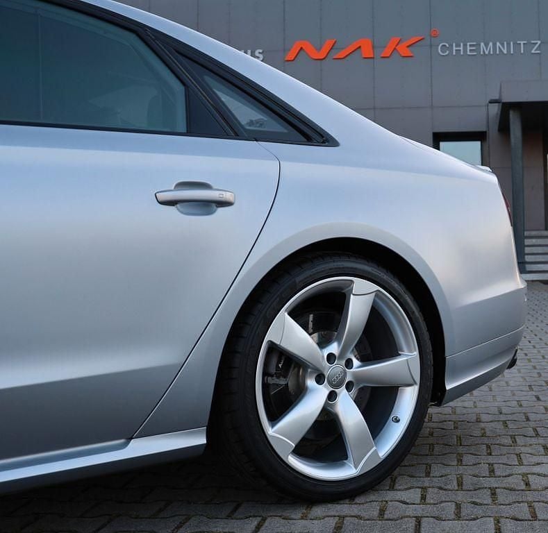 Second-hand Audi S8 plus Exclusive 605 CP (444 kW) 2017 Argintiu Berlinǎ