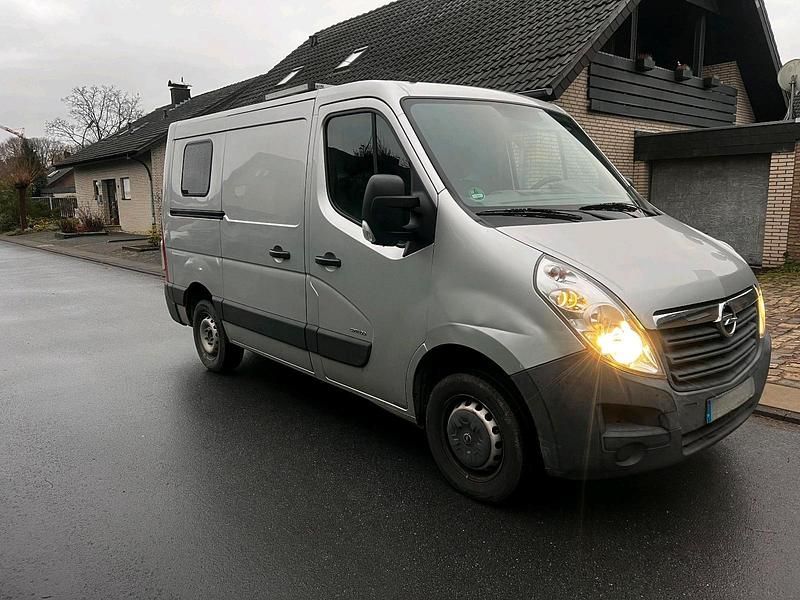 Gebraucht Opel Movano 100 PS (73 kW) 2011 Silber Van / Kleinbus