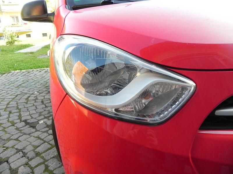 Gebraucht Hyundai i10 69 PS (50 kW) 2013 Rot Kleinwagen