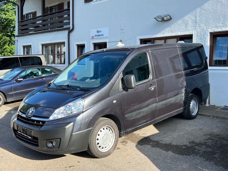 Grau Gebraucht 2015 Toyota Proace Comfort Van | 7.790 € - Bild 1/4