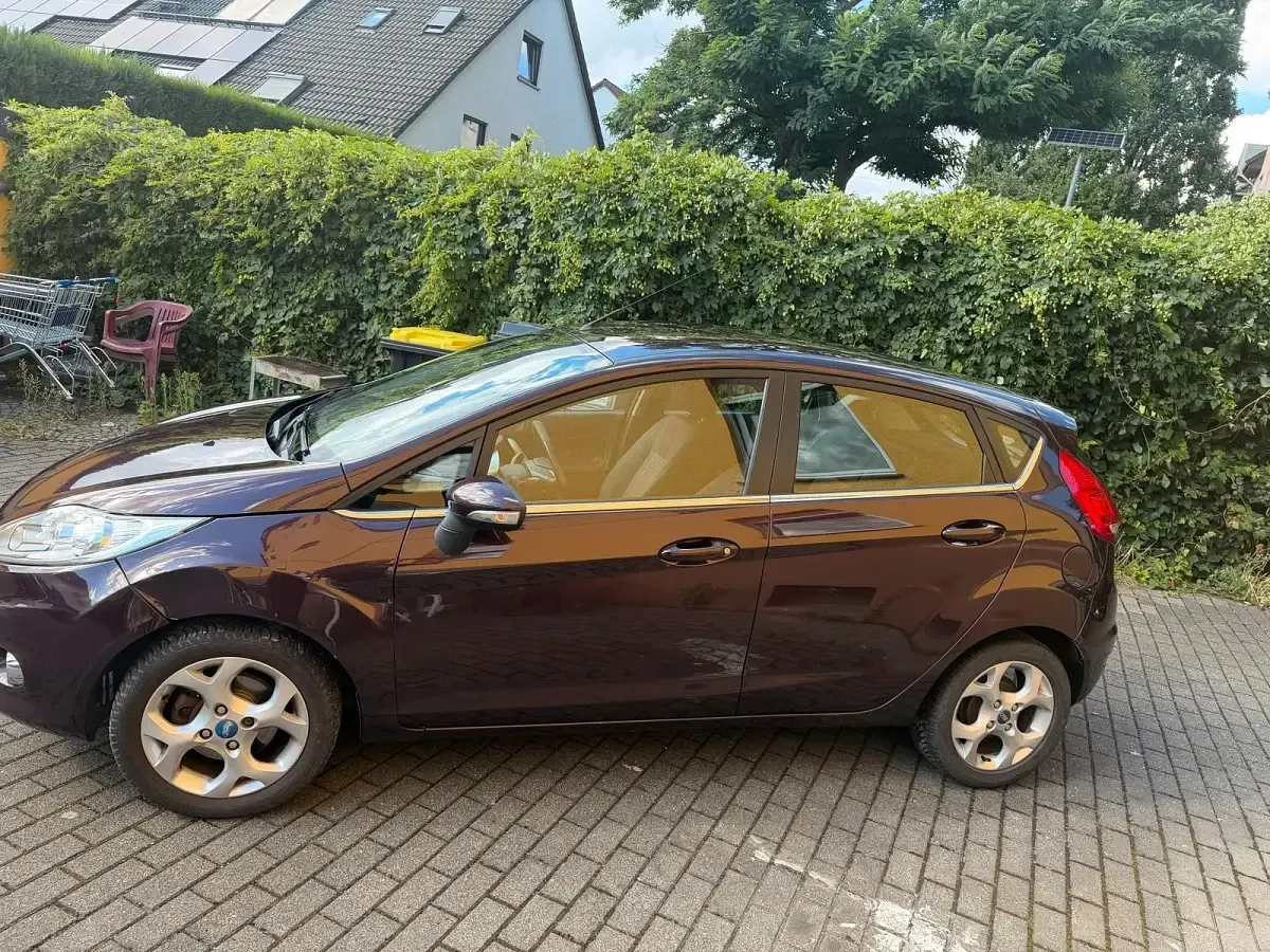 Gebraucht Ford Fiesta Titanium 80 PS (58 kW) 2010 Limousine