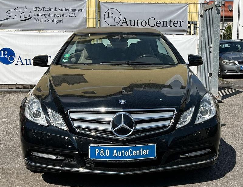Second-hand Mercedes E250 204 CP (150 kW) 2011 Negru Cabrio