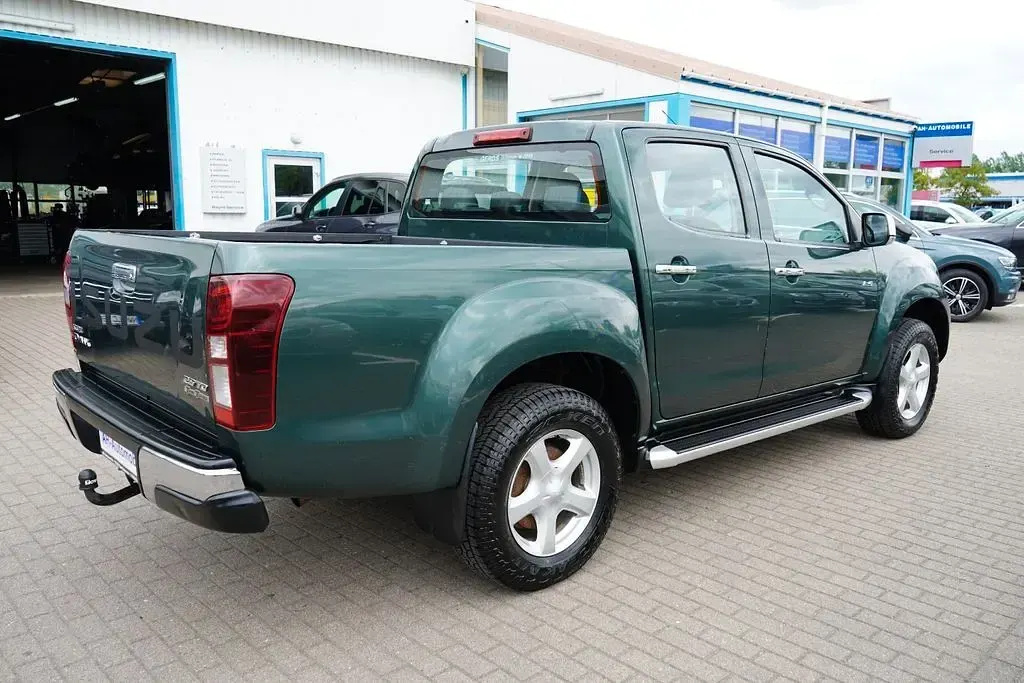 Gebraucht Isuzu D-Max 163 PS (119 kW) 2016 Grün SUV