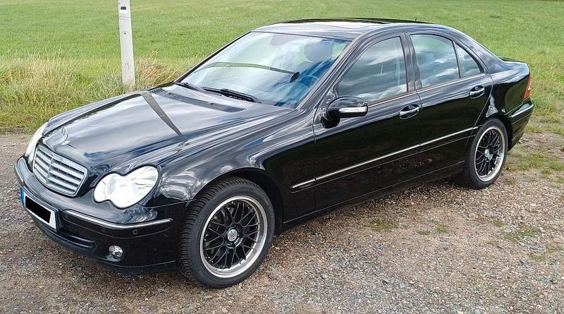 Schwarz Gebraucht 2007 Mercedes C180 Elegance Limousine | 4.200 € (Superpreis) - Bild 1/4