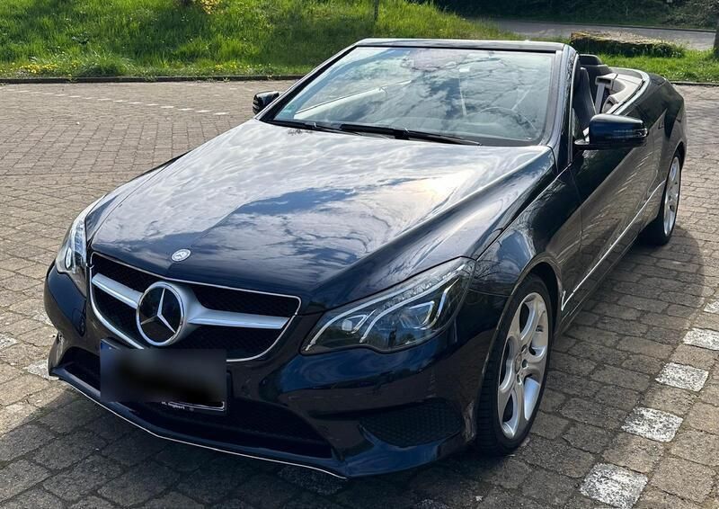 Blau Gebraucht 2015 Mercedes E200 Cabrio | 22.299 € (Fairer Preis) - Bild 1/4