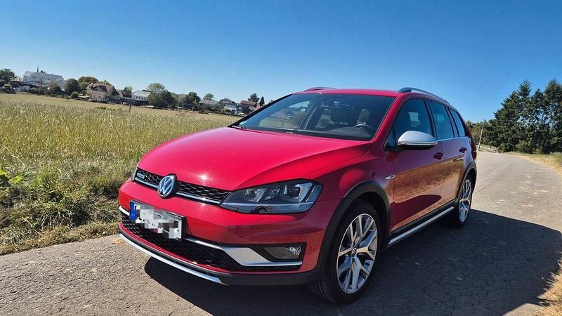 Rot Gebraucht 2015 VW Golf Alltrack Kombi | 18.890 € (Fairer Preis) - Bild 1/4