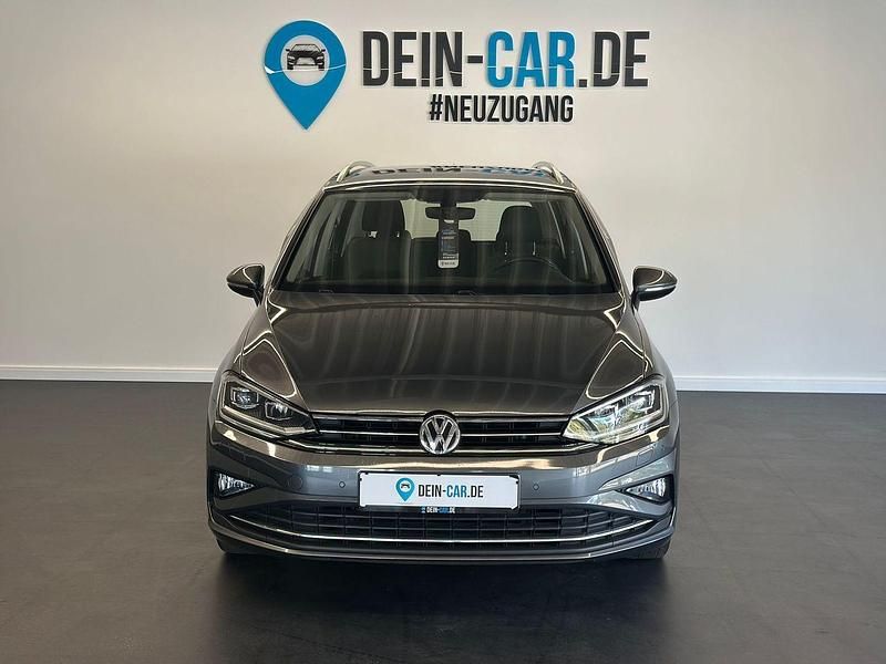 Gebraucht VW Golf VII Highline 131 PS (96 kW) 2019 Grau Kleinwagen