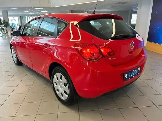 Gebraucht Opel Astra Selection 116 PS (85 kW) 2009 Limousine
