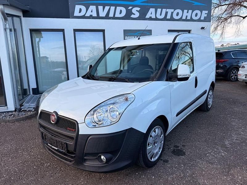 Weiß Gebraucht 2013 Fiat Doblò Van / Kleinbus | 6.900 € (Fairer Preis) - Bild 1/4