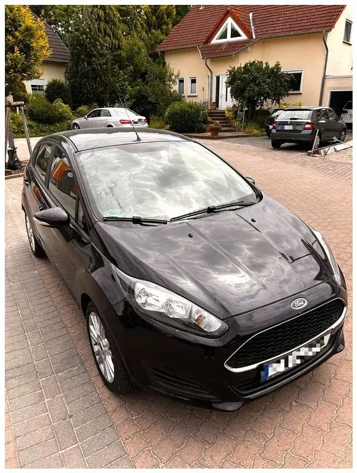 Gebraucht Ford Fiesta SYNC Edition 101 PS (74 kW) 2015 Schwarz Kleinwagen