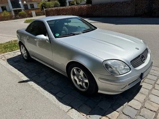 Gebraucht Mercedes SLK200 163 PS (119 kW) 2000 Silber Cabrio
