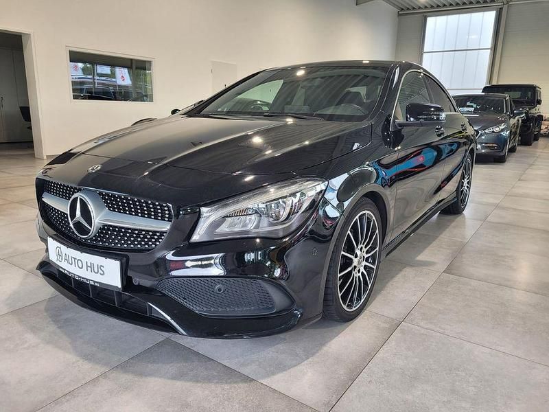 Nachtschwarz unilack Gebraucht 2018 Mercedes CLA200 AMG line Limousine | 20.490 € (Fairer Preis) - Bild 1/4