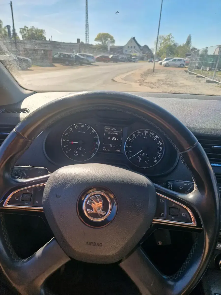 Gebraucht Skoda Octavia 105 PS (77 kW) 2014 Schwarz Kombi