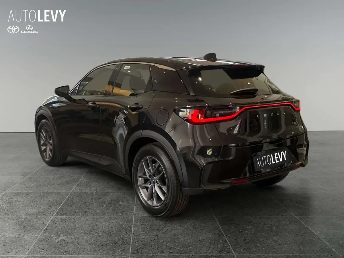 Neu Lexus LBX 136 PS (100 kW) 2026 Schwarz SUV