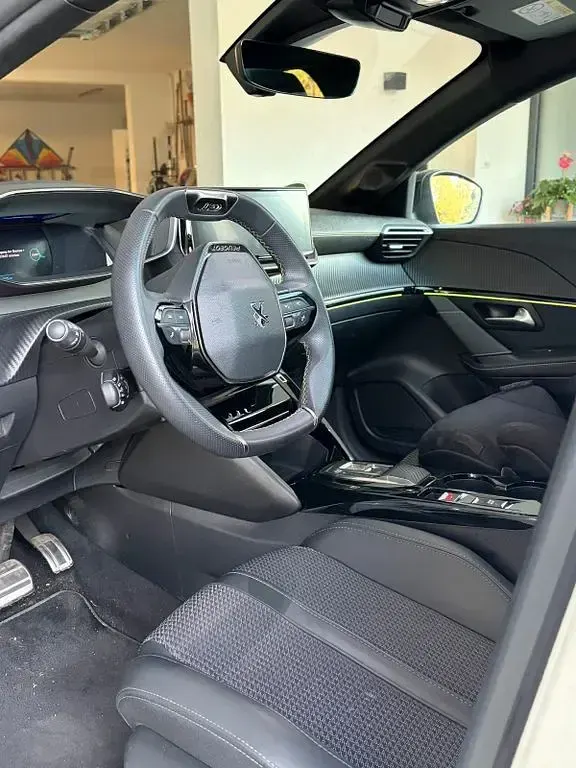 Gebraucht Peugeot e-208 GT 100 kW (136 PS) 2022 Weiß Kleinwagen