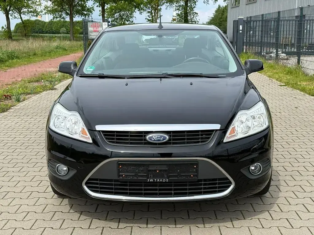 Gebraucht Ford Focus Trend 145 PS (106 kW) 2009 Schwarz Cabrio
